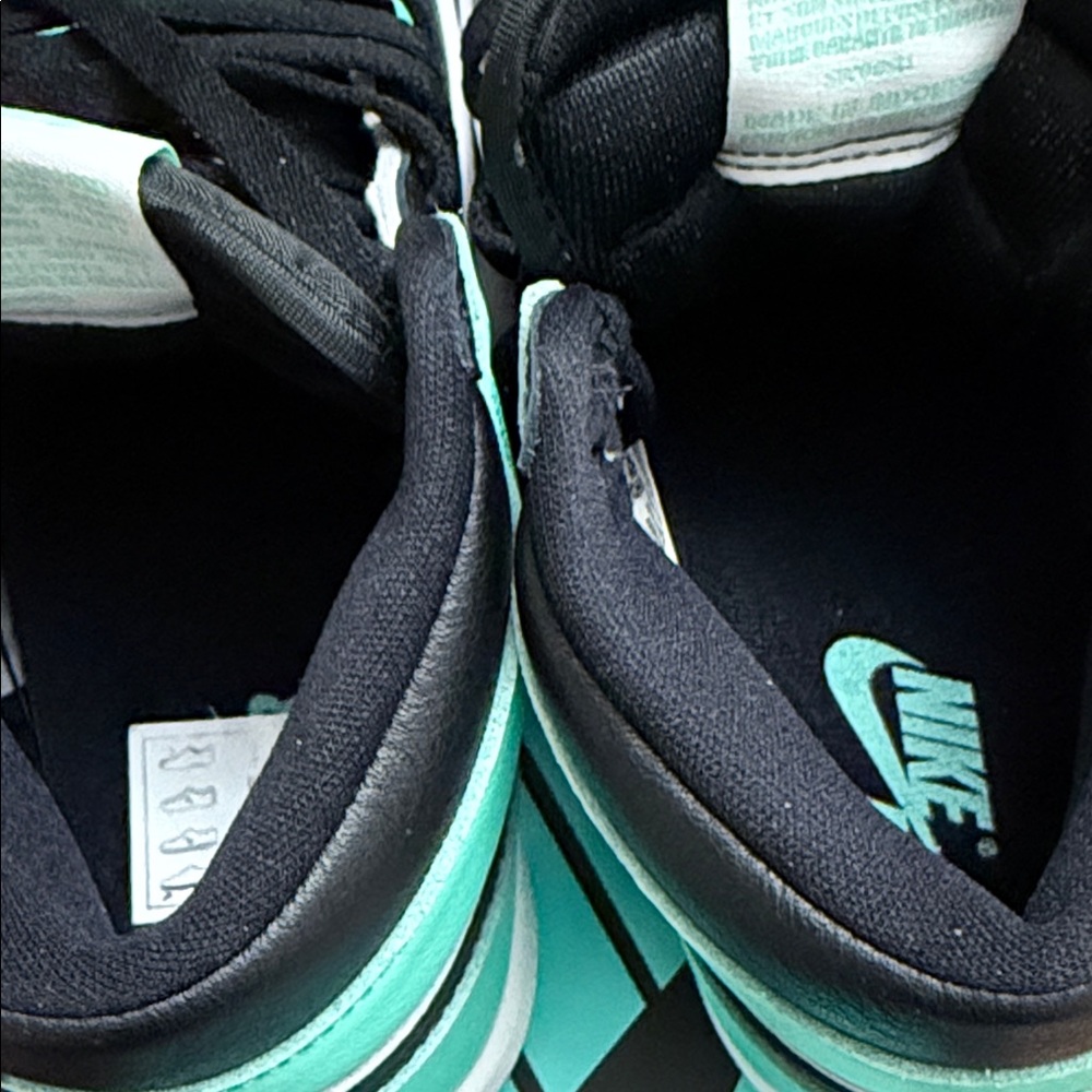 Air Jordan 1 Retro - Picture 5 of 12
